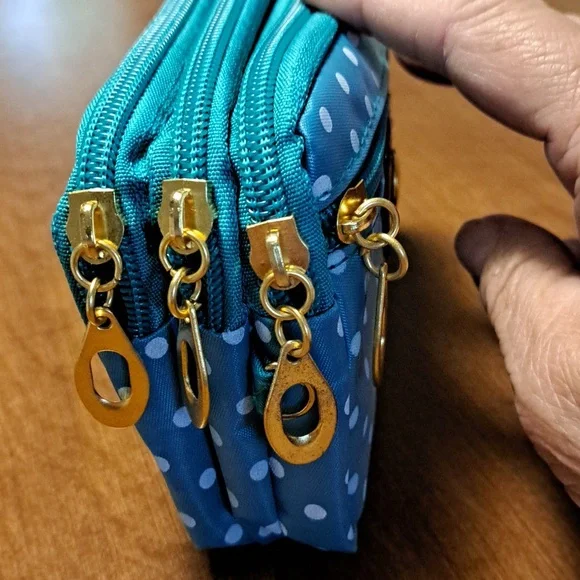 Womans bag/ BUNDLE ONLY 2or more items - Picture 2 of 5